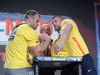 Is giving up the hand instead of fighting fair play? # Armwrestling # Armpower.net