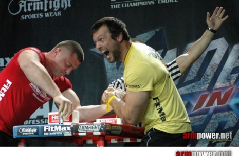 Devon Larratt vs Andrey Pushkar - video # Armwrestling # Armpower.net