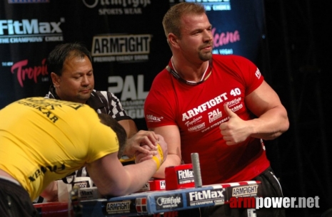 MICHAEL TODD BETS ON thE ARMFIGHT #42 DUELS # Armwrestling # Armpower.net