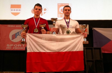 Poles 4 Gold Medals at Golem's Hand # Armwrestling # Armpower.net
