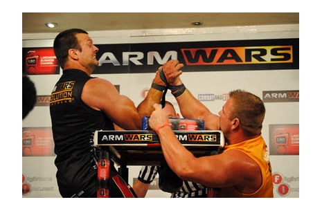 This thursday on Eurosport 2:  Michael Todd vs. Devon Larratt # Armwrestling # Armpower.net