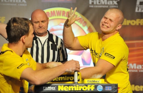 Poles at Nemiroff 2011 – It is NOT the time for assessment? # Armwrestling # Armpower.net