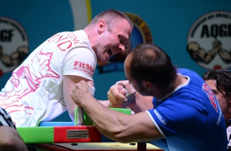 The elbow has to be on the pad # Armwrestling # Armpower.net