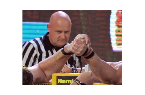 REFEREES INVITED TO THE CASTLE # Armwrestling # Armpower.net