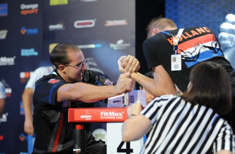 Who’s guilty – the referee or the contestant? # Armwrestling # Armpower.net