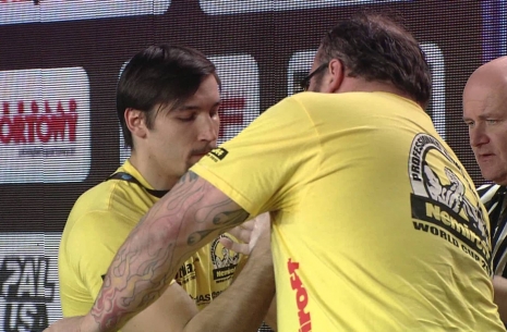 Can Prudnyk fight with an injured shoulder? # Armwrestling # Armpower.net