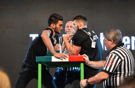Juniors-18 and 21: left hand review # Armwrestling # Armpower.net