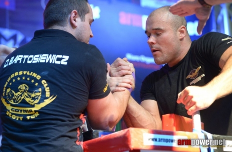 Poles at Zloty Tur - the Bartosiewicz brothers # Armwrestling # Armpower.net