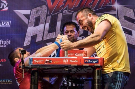 Game of nerves at the Arnold Classic # Armwrestling # Armpower.net