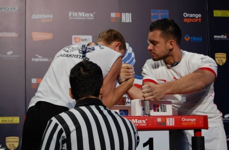 Mariusz Podgórski: The injury will not keep him from Nemiroff # Armwrestling # Armpower.net
