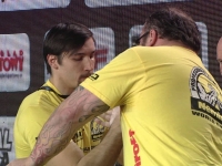Can Prudnyk fight with an injured shoulder? # Armwrestling # Armpower.net