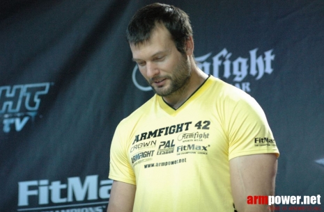 Devon Larratt: “Armfight is very challenging!”  # Armwrestling # Armpower.net