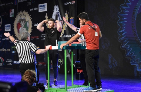 Video: Fast wins # Armwrestling # Armpower.net