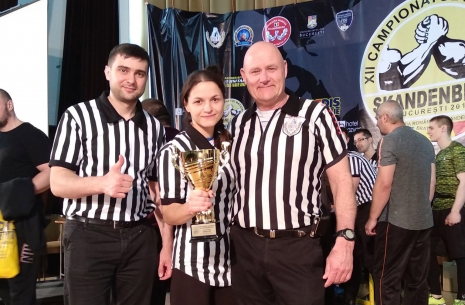 Svetlana Tataru: the first woman referee from Moldova # Armwrestling # Armpower.net